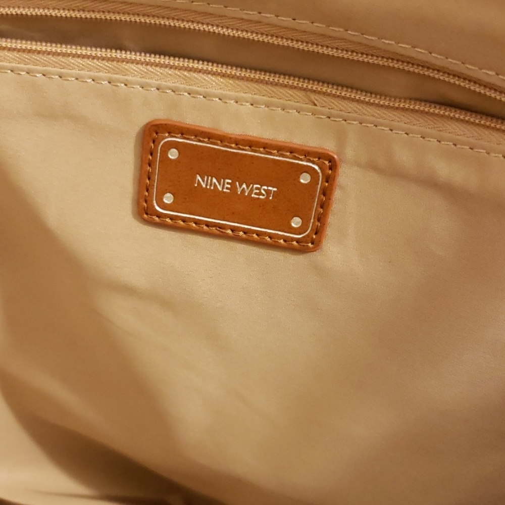 Purse - Picture 3 of 3